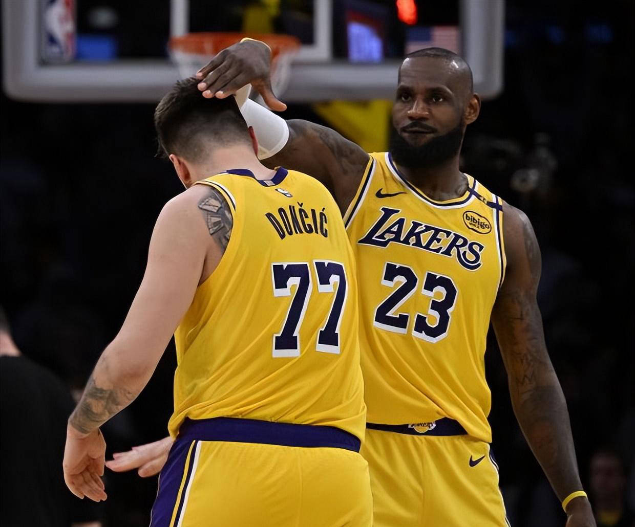 凯尔特人客场惊险获胜，湖人失利遭遇连败的简单介绍