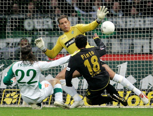 包含不来梅主场一分热度，固守阵地拒绝失利的词条