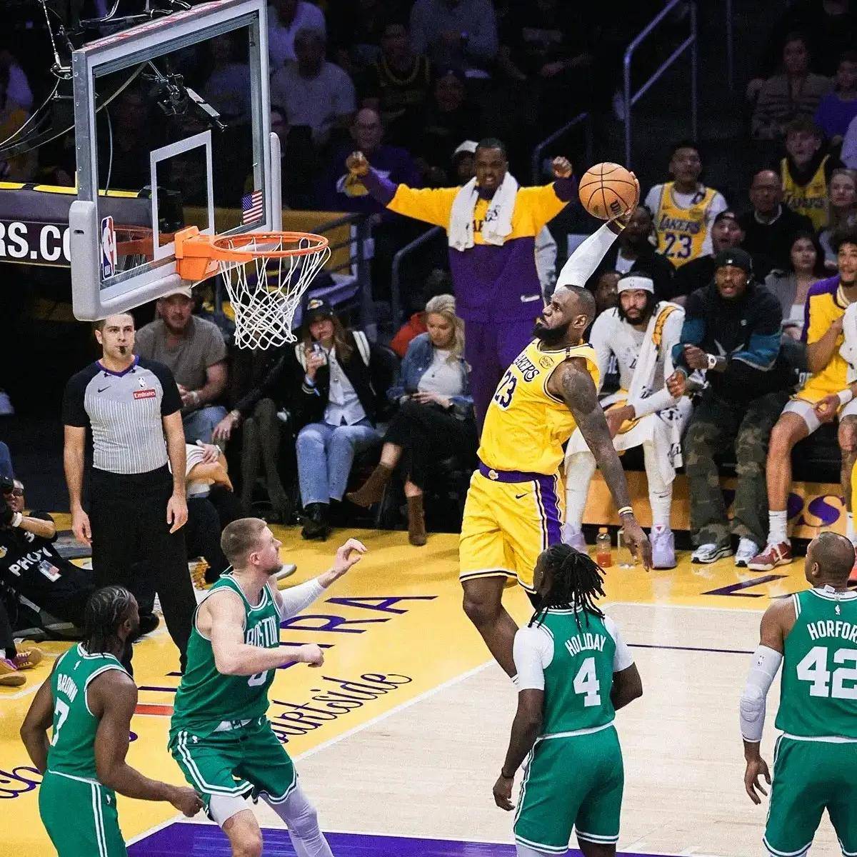 关于詹姆斯惊艳全场，波尔津吉斯助攻爆棚，全明星入选逆转取胜！的信息