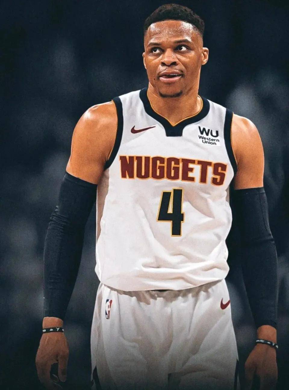 威少险胜詹姆斯，绝杀战胜关键表现点燃全场！的简单介绍