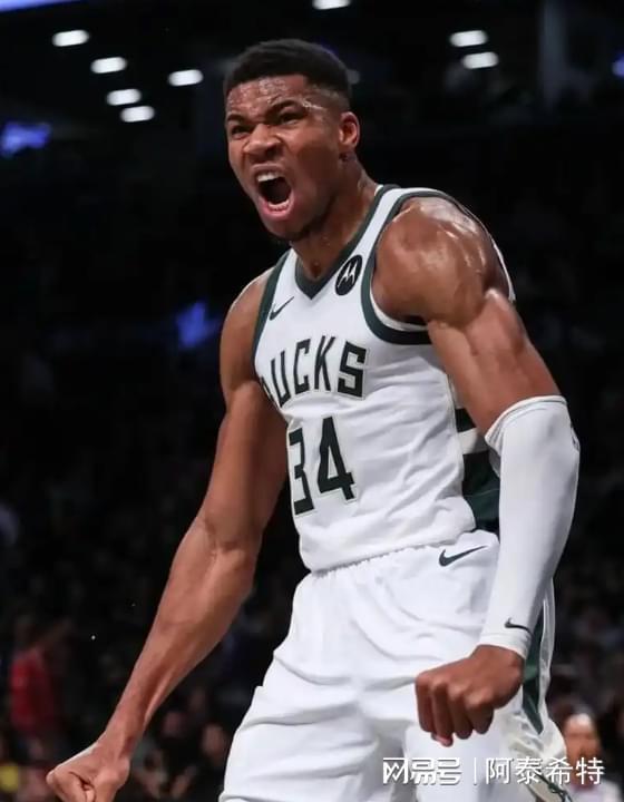 詹姆斯三巨头联手，字母哥得分突破，引发争议冲击季后赛！的简单介绍